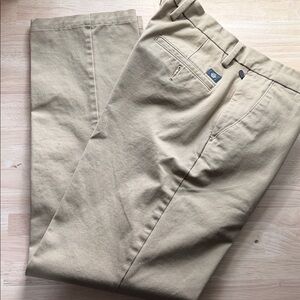 Dockers Men's Khaki Chinos